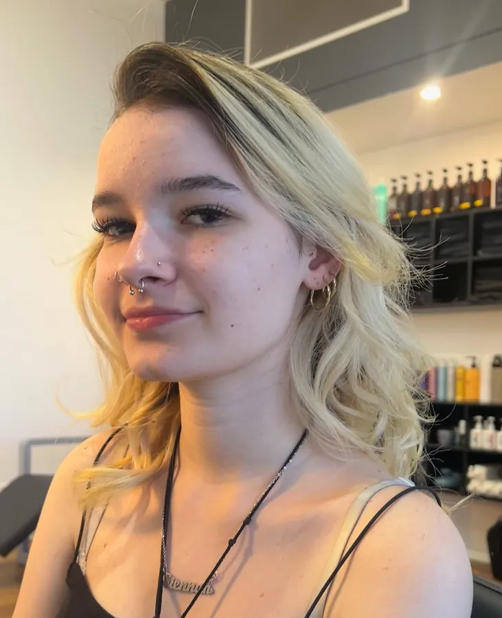 Siennah working at Iconiq Salon in Cairns